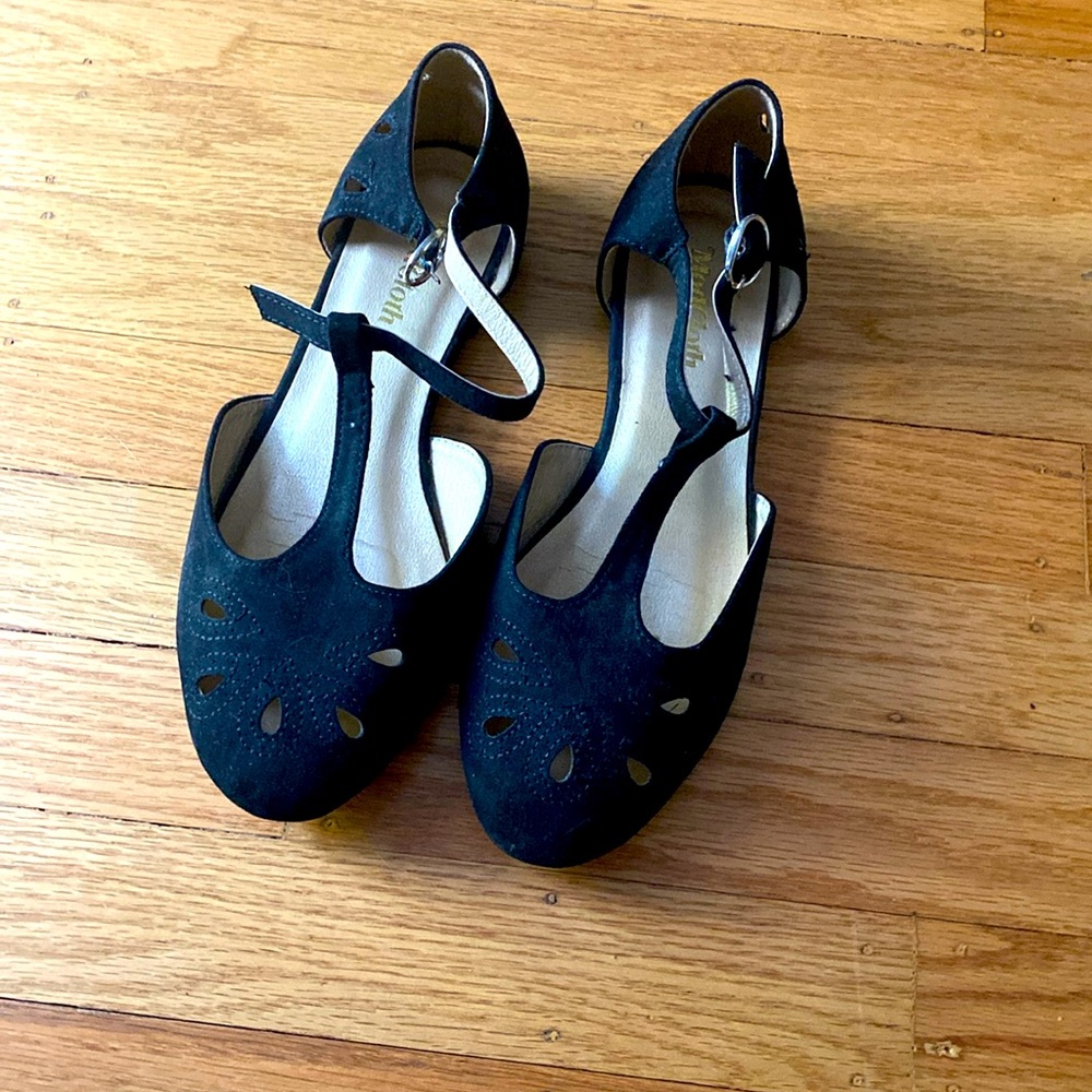 ModCloth t strap flats like new